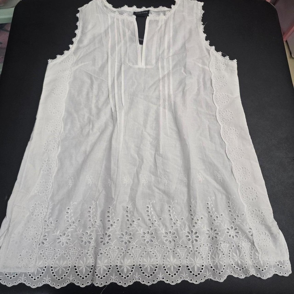 NWT LIV Los Angeles White Eyelet Lace Sleeveless Blouse Top - Plus Size 2X
